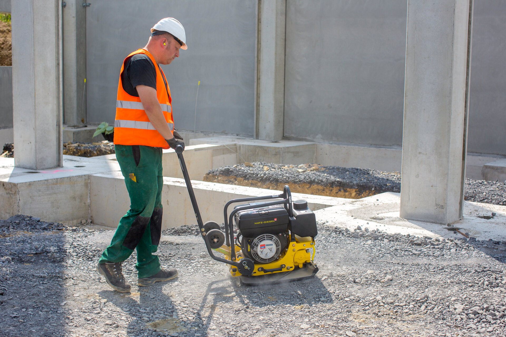 Rüttelplatte 91 kg vorwärtslaufend - Thumbnail 2